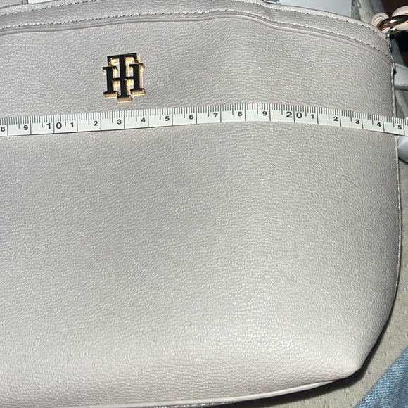 Tommy Hilfiger Light Gray Tote Bag - Picture 9 of 9